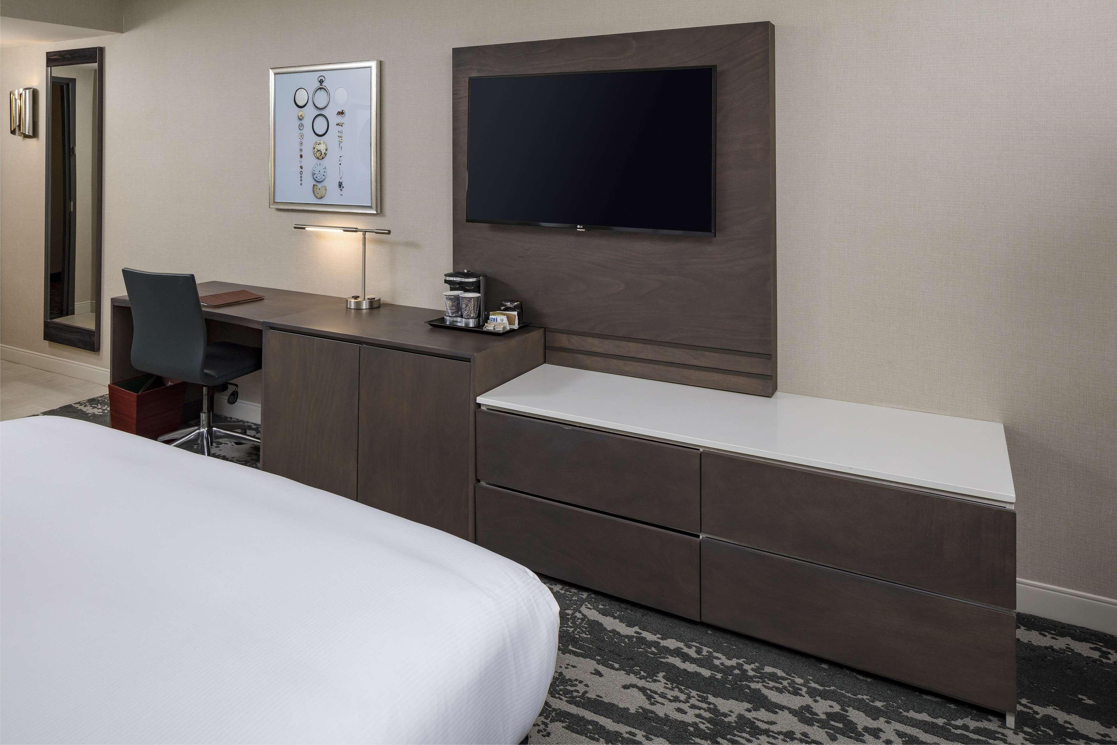 Отель Doubletree By Hilton Boston Logan Airport Челси Номер фото