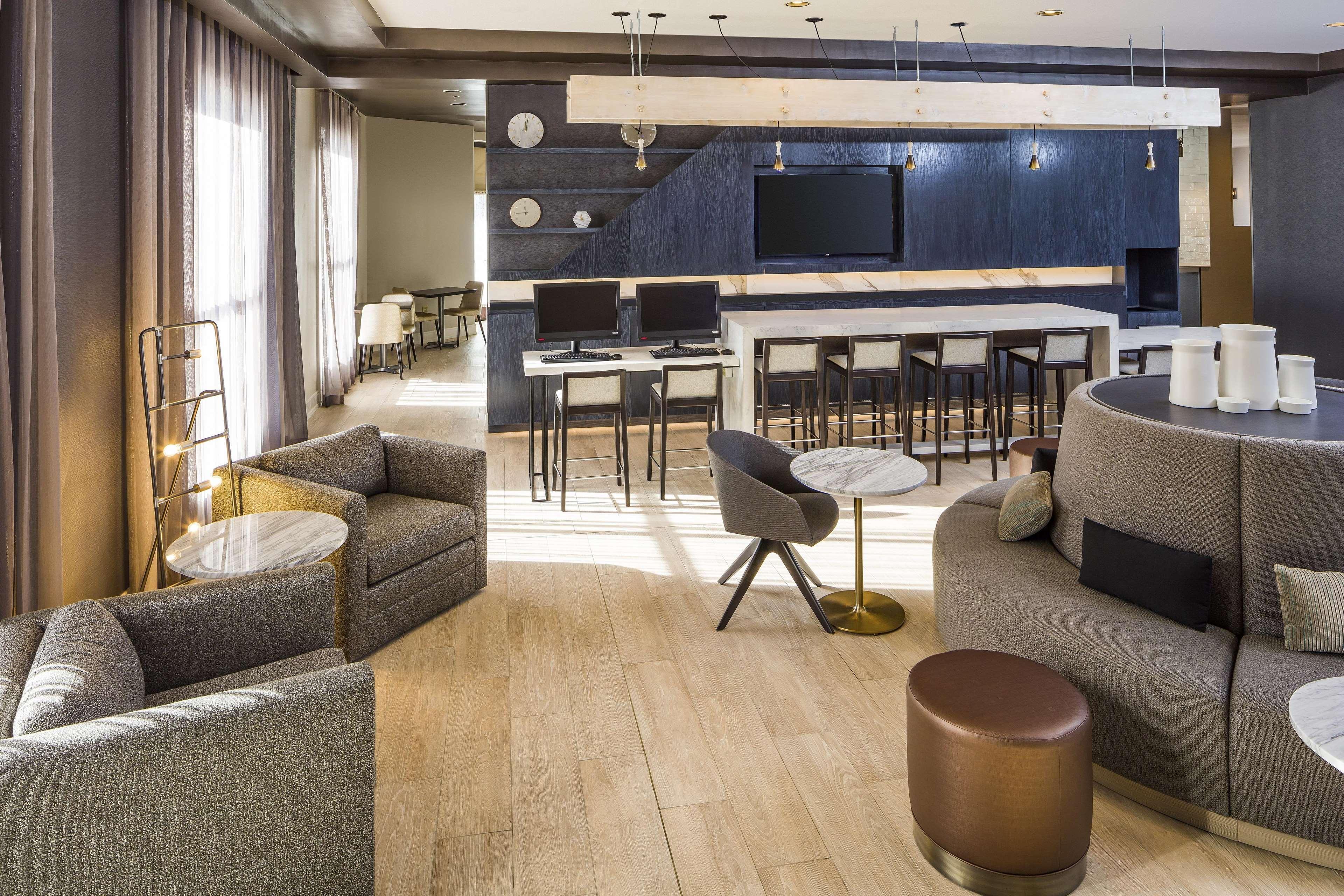 Отель Doubletree By Hilton Boston Logan Airport Челси Удобства фото