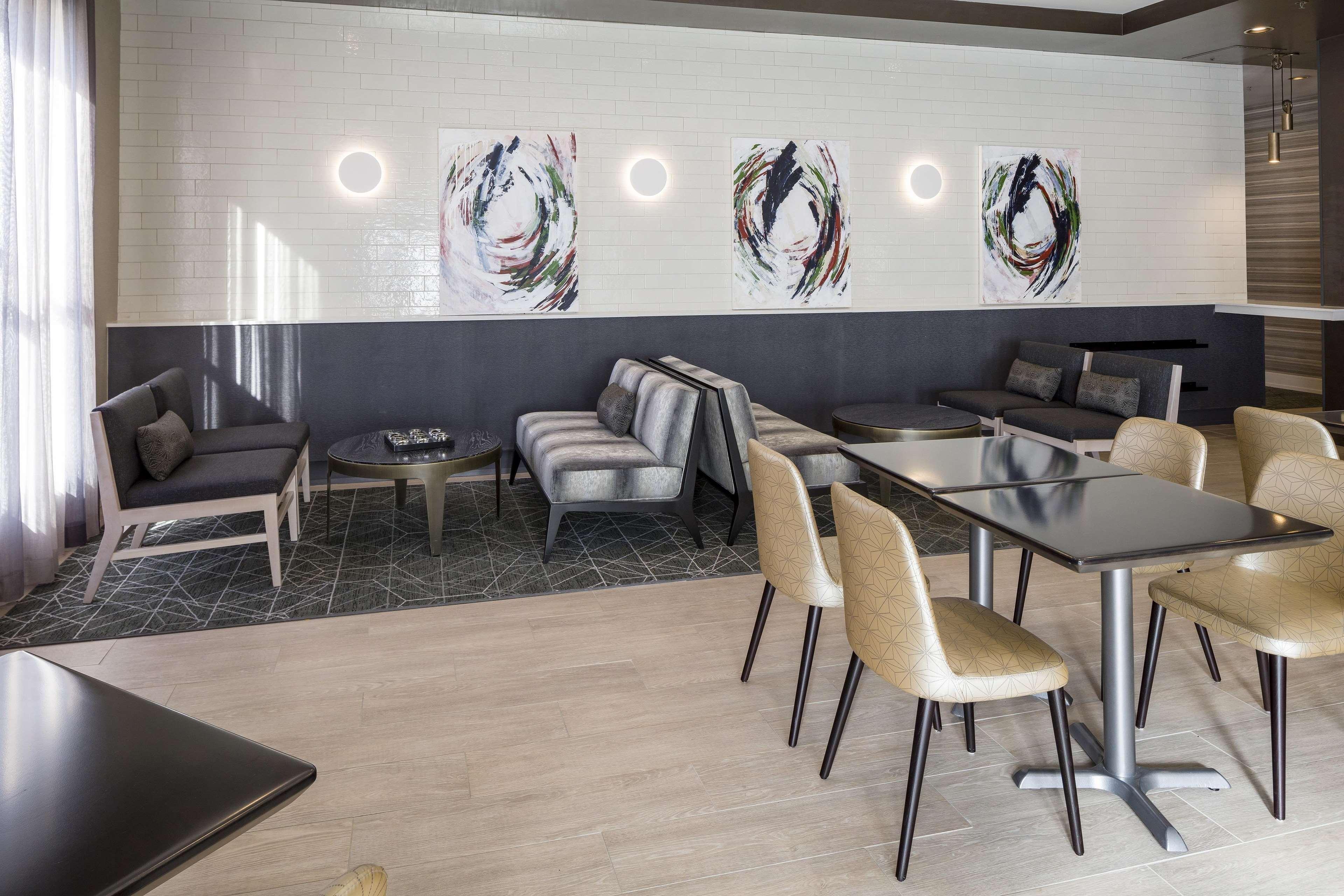 Отель Doubletree By Hilton Boston Logan Airport Челси Удобства фото
