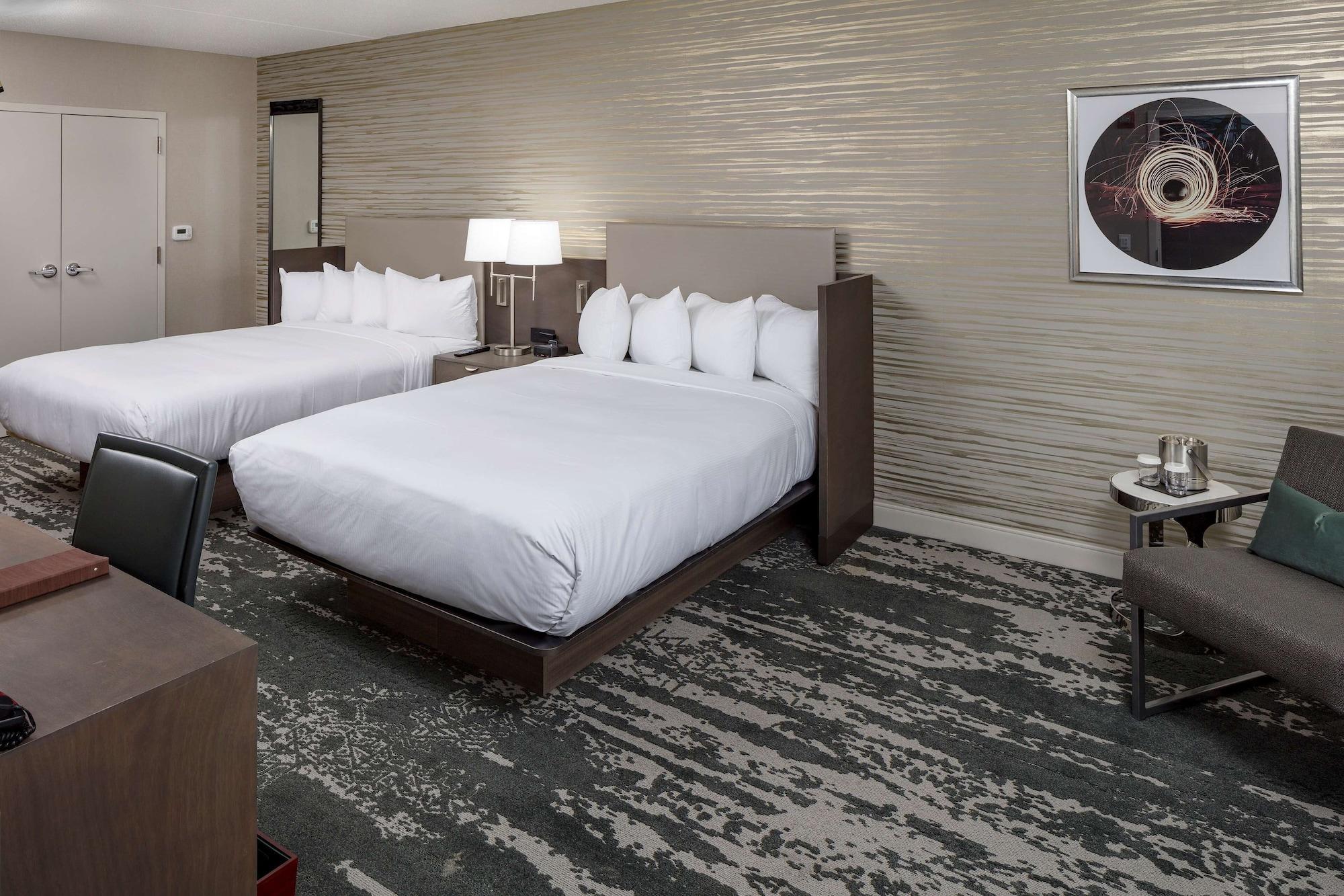 Отель Doubletree By Hilton Boston Logan Airport Челси Экстерьер фото