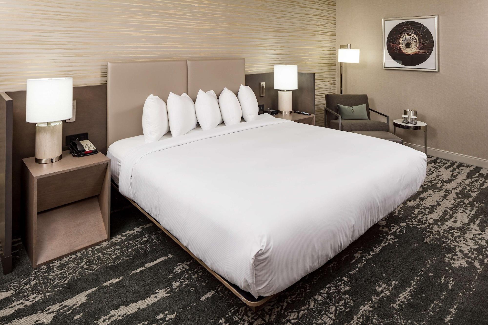 Отель Doubletree By Hilton Boston Logan Airport Челси Экстерьер фото