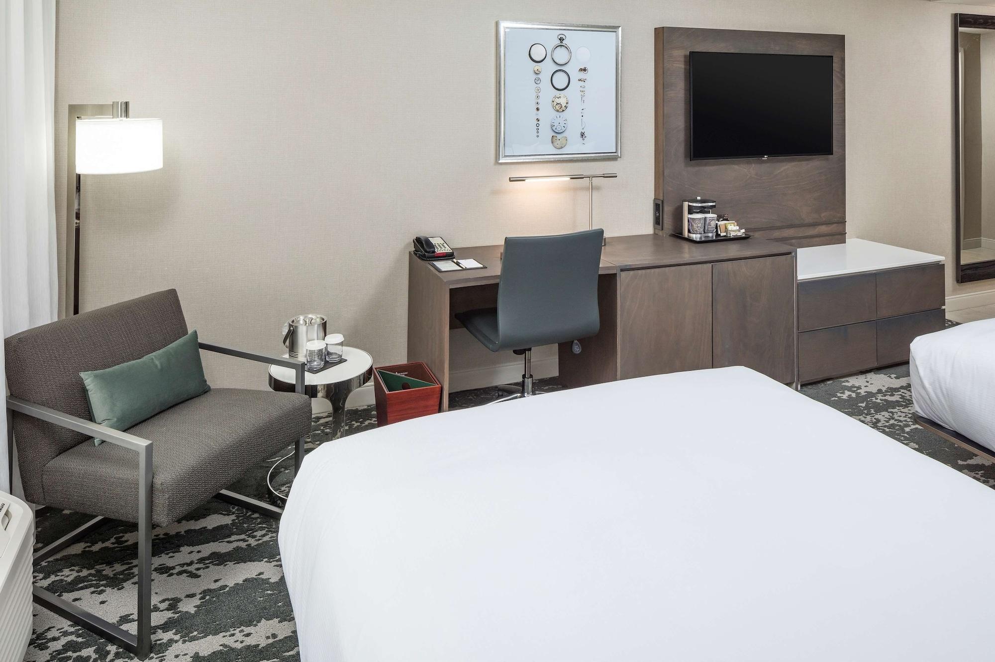 Отель Doubletree By Hilton Boston Logan Airport Челси Экстерьер фото