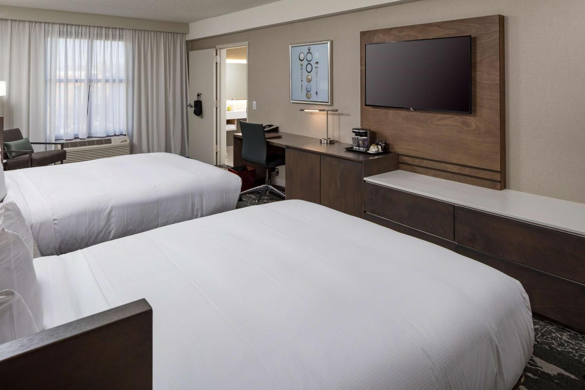 Отель Doubletree By Hilton Boston Logan Airport Челси Экстерьер фото