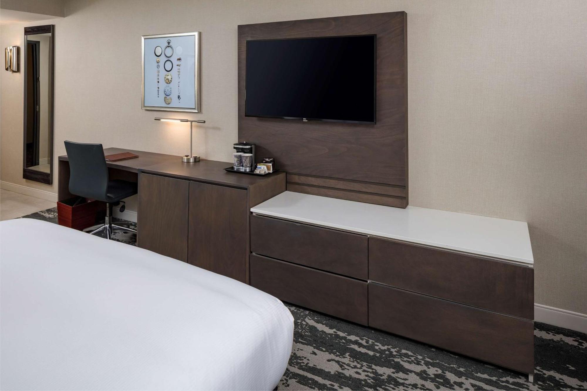 Отель Doubletree By Hilton Boston Logan Airport Челси Экстерьер фото