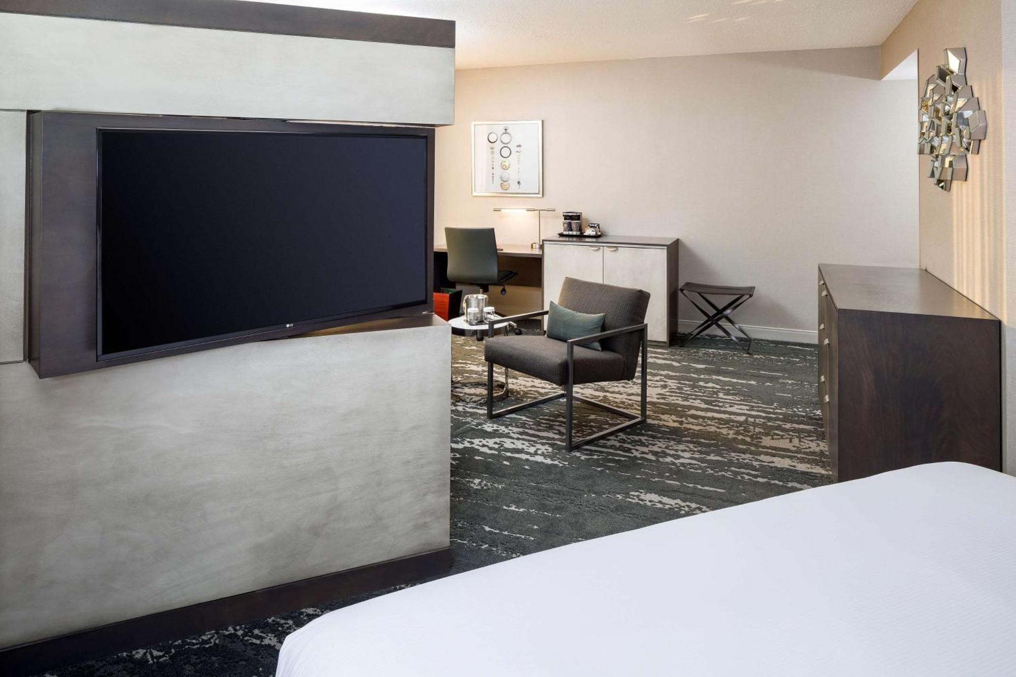 Отель Doubletree By Hilton Boston Logan Airport Челси Экстерьер фото